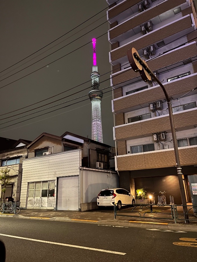 闇夜の摩天楼